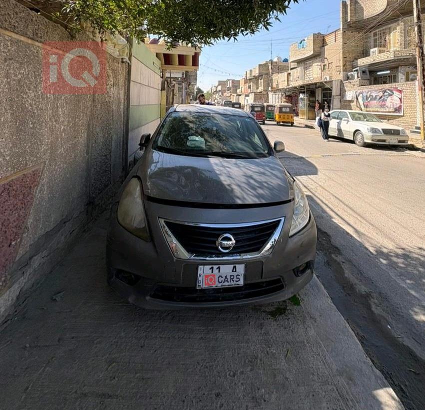 نيسان فيرسا